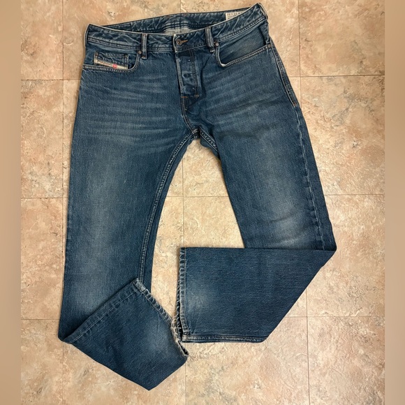Men’s Diesel Jeans Style: Zatiny